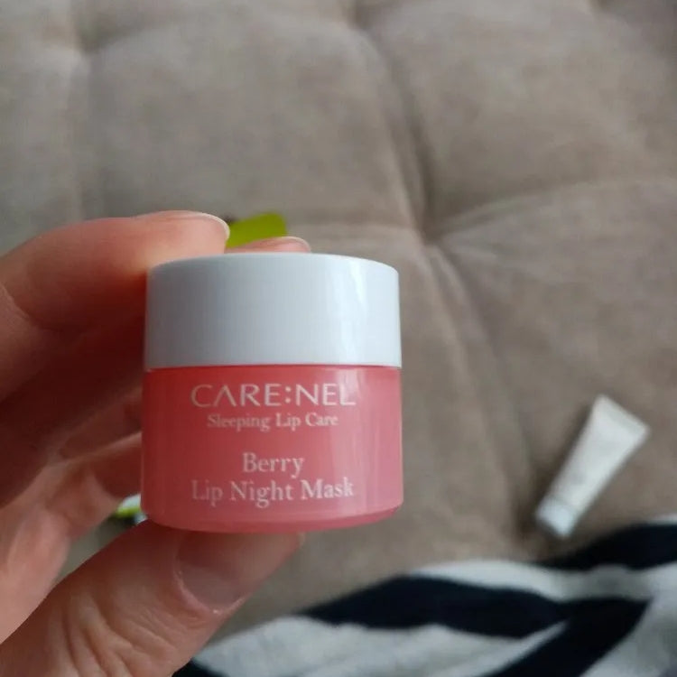 CARENEL Lip Night Mask Apricot, Berry lip mask, Lime lip mask, Pomegranate lip mask, Naktinė lūpų kaukė su abrikosais, šveičiamoji lūpų kaukė, naktinė lūpų kaukė su miško uogomis, naktinė lūpų kaukė su laimu, lūpų balzamas su miško uogomis, vaisių skonio lūpų balzamas