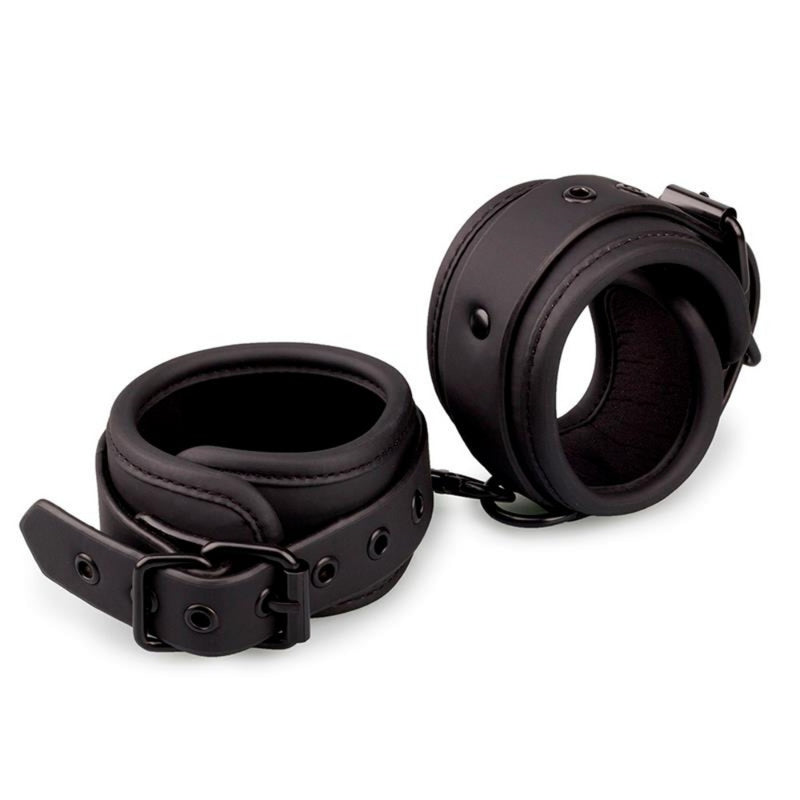 BDSM Veganiškos odos Antrankiai sekso žaidimams - IntoYou BLACK SHADOW Ankle Cuffs