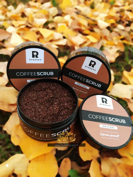 BYROKKO Coffee Scrub Kūno šveitiklis su kava, skirtas kūno šveitimui prieš deginantis saulėje ir soliariume